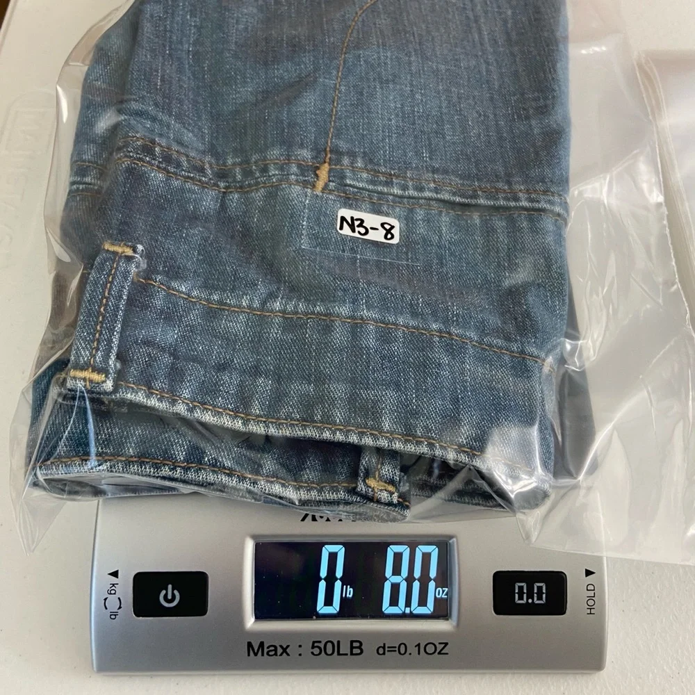 EUC Vintage Old Navy women’s medium wash pleated blue denim short shorts size 2 - Picture 7 of 7